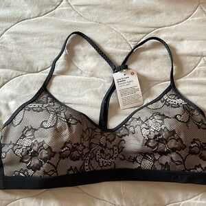 NWT Lululemon Live in Lace Bralette L